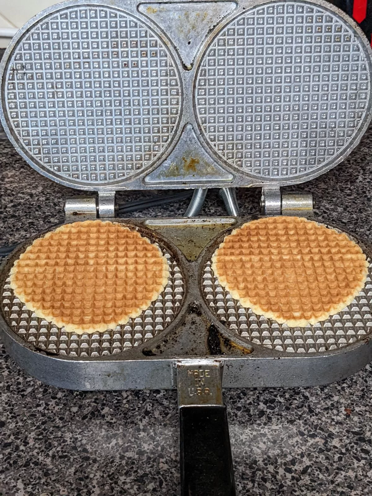 Beligan Waffle Cookies on cookie press